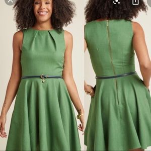 Closet ModCloth Luck Be a Lady green dress size sm